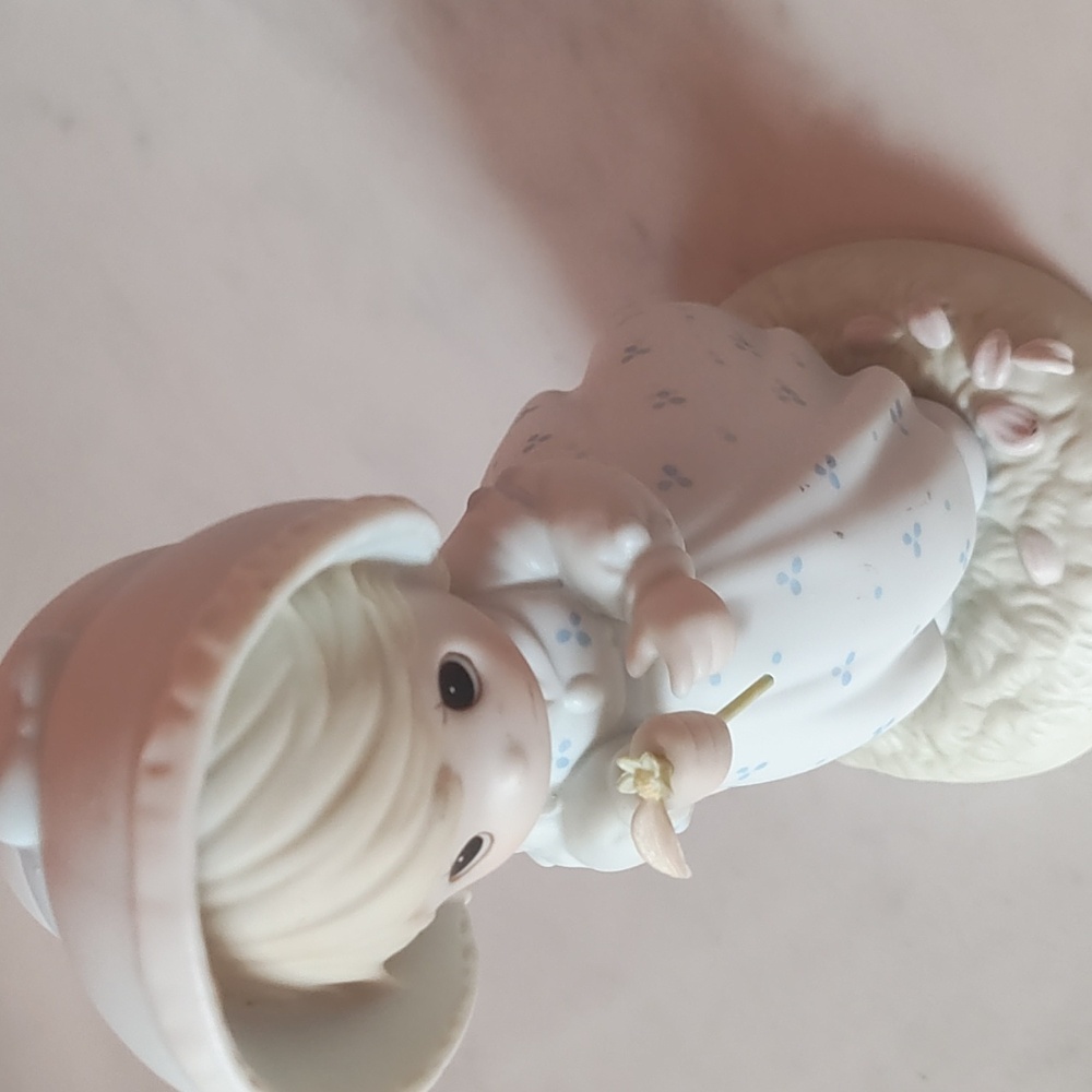 Precious Moments ”He Loves Me”Limited Edition Figurine Valentine's Day! Vtg 1990